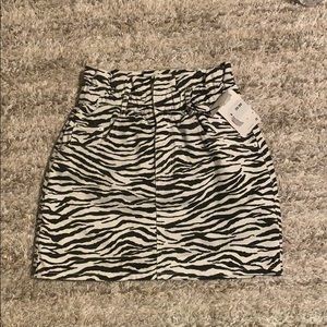 Brand new never worn Zara zebra print skirt